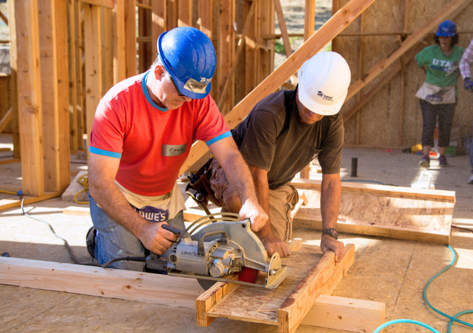 Construction Volunteer HabitatEBSV.org  - Floating Image Module - 675 x 475 2