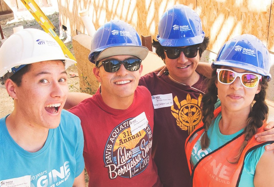volunteer-group.jpg